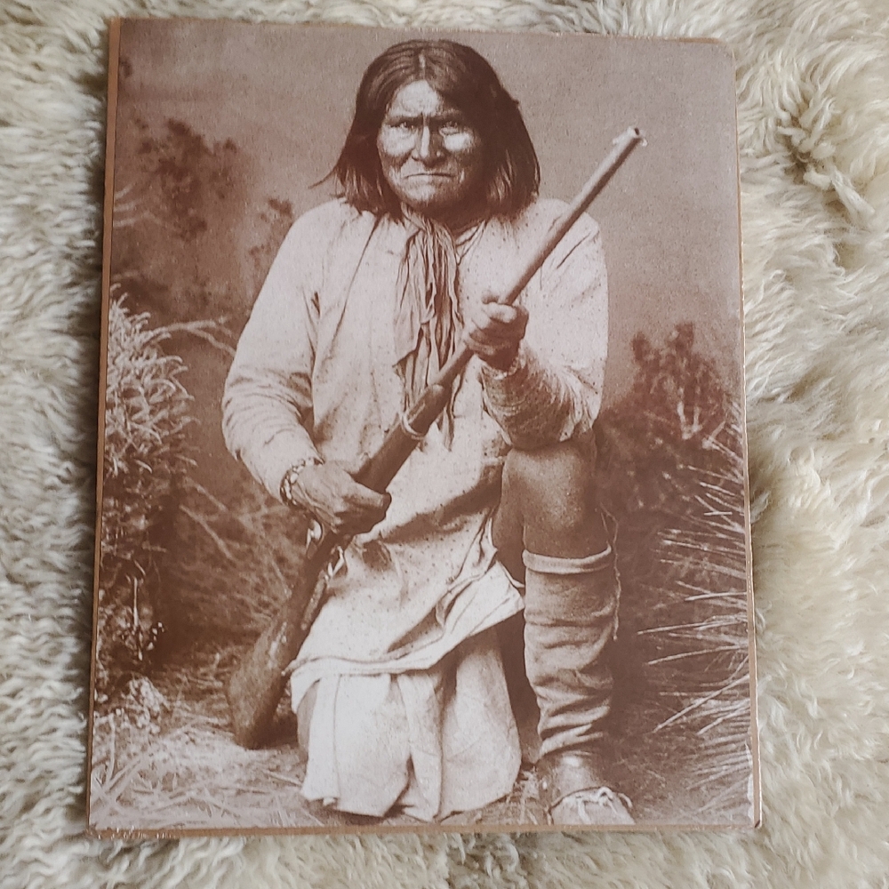 Geronimo Photograph Historical Artwork from 1886 - (11" X 14"